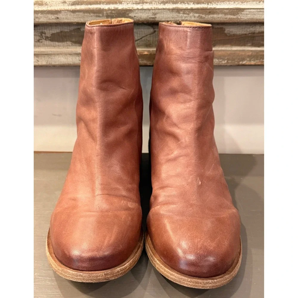 Beek Hawk Tan Brown Leather Ankle Boots Studded Heel Rear Zip Women 7.5
